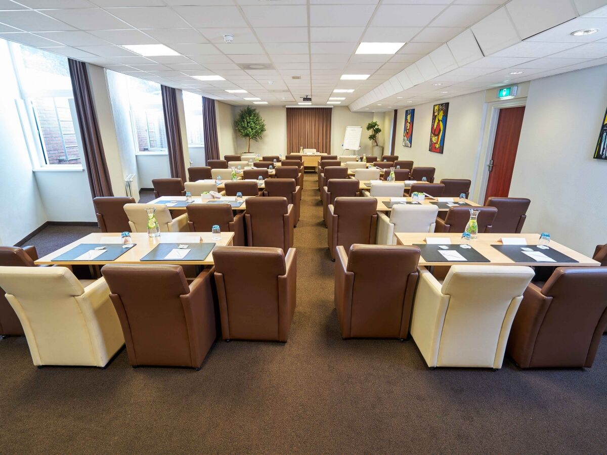 Hotel Amrâth Media Park 3*